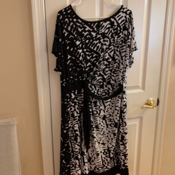 Alfani Black And White Dress, Size 2x - Picture 1 of 3